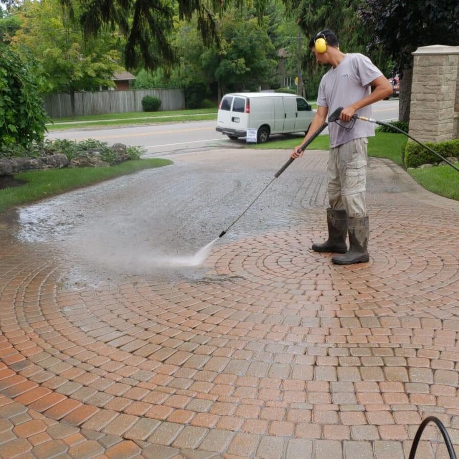 interlock driveway pressure washing